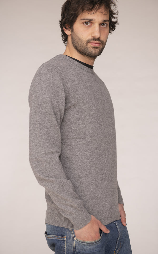 100% cashmere slim-fit crew-neck pullover